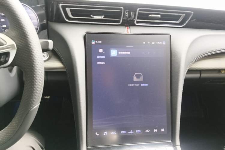 Used Hongqi H6 2023 2.0T ZhiMei Edition Audio And AC Panel