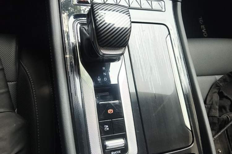 Used Hongqi H6 2023 2.0T ZhiMei Edition Gear Lever