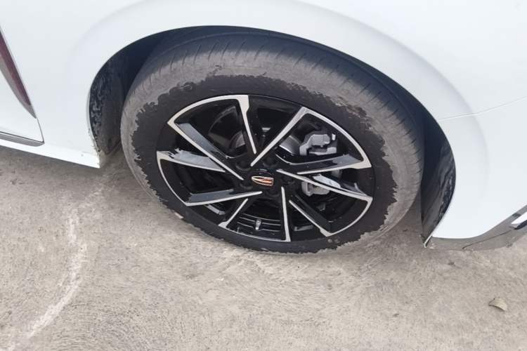 Used Hongqi H6 2023 2.0T ZhiMei Edition Right Front Wheel Hub