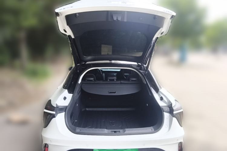 Used Hongqi H6 2023 2.0T ZhiMei Edition Trunk