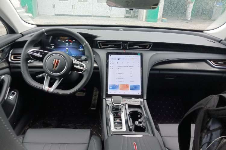 Used Hongqi H6 2023 2.0T Zhiyi Version Center Console