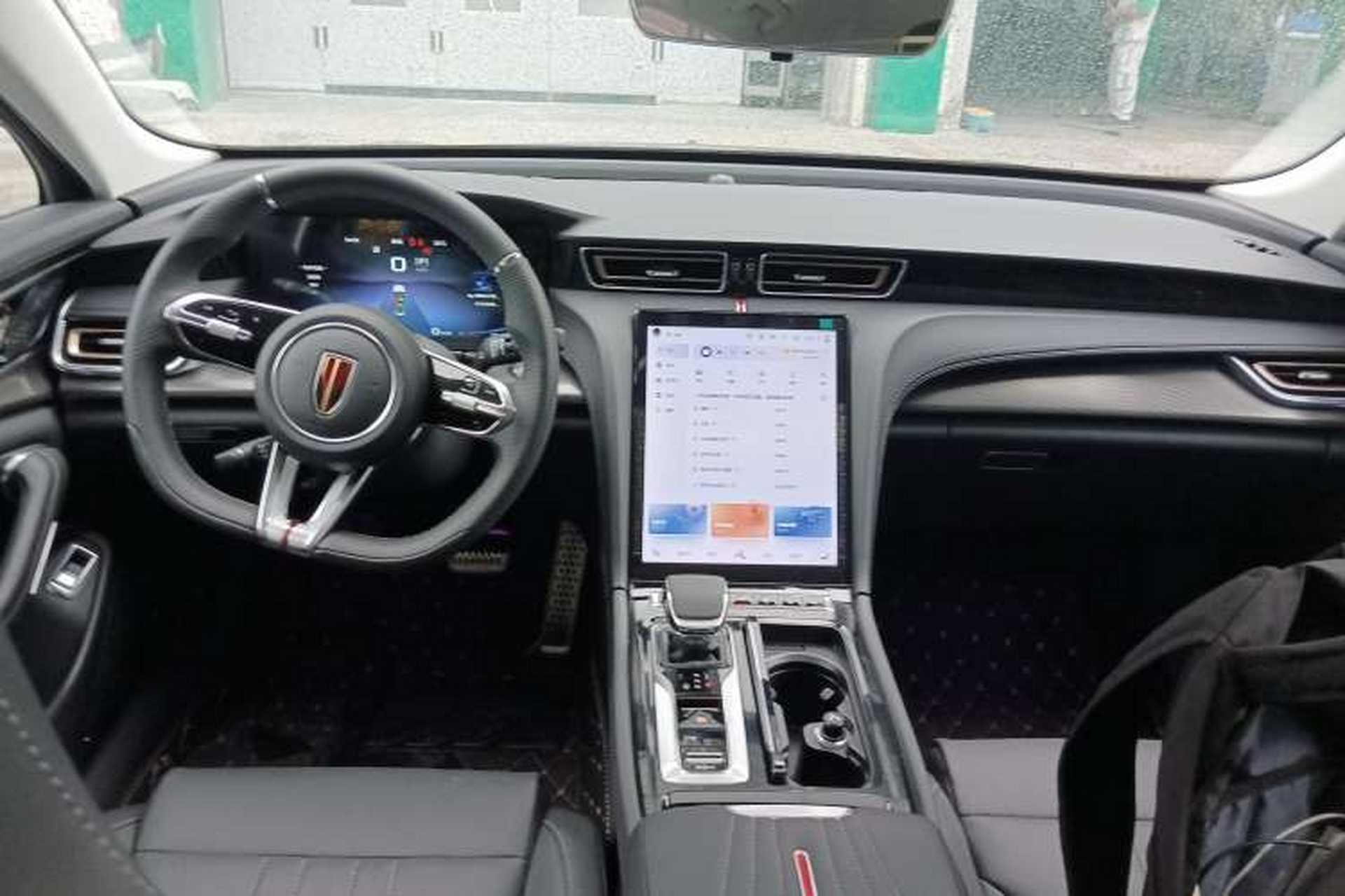 Used Hongqi H6 2023 2.0T Zhiyi Version Center Console