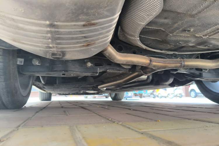 Used Hongqi H6 2023 2.0T ZhiZhen Edition Chassis Rear Left