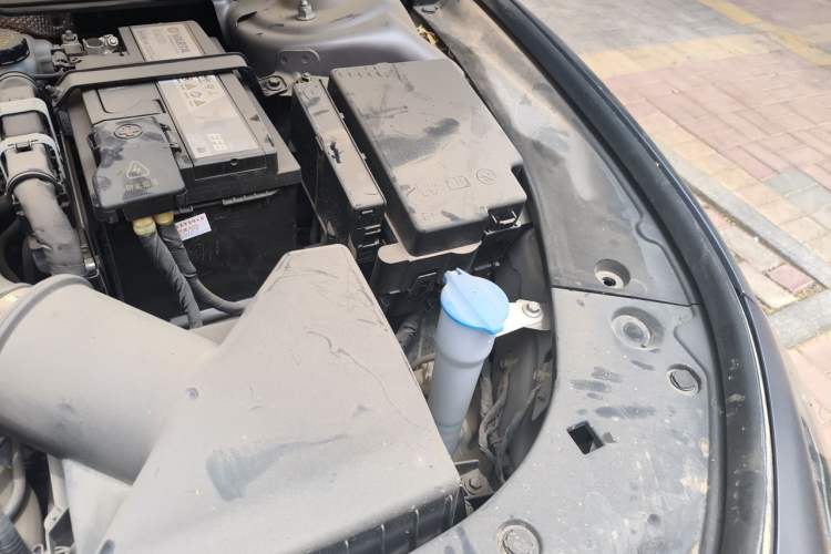 Used Hongqi H6 2023 2.0T ZhiZhen Edition Engine Bay Left