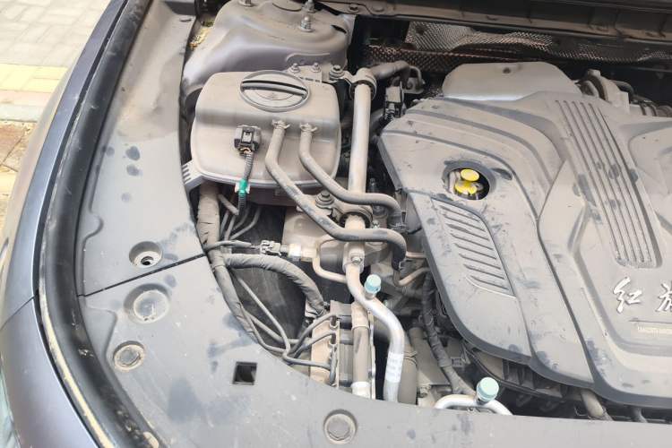 Used Hongqi H6 2023 2.0T ZhiZhen Edition Engine Bay Right