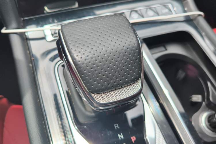 Used Hongqi H6 2023 2.0T ZhiZhen Edition Gear Lever