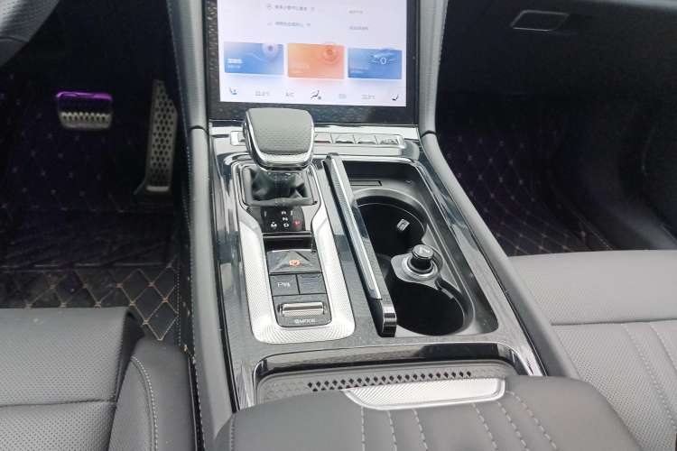 Used Hongqi H6 2023 2.0T Zhiyi Version Gear Lever