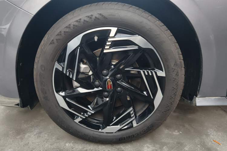 Used Hongqi H6 2023 2.0T Zhiyi Version Left Front Wheel Hub