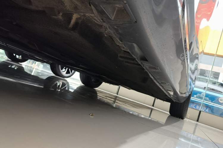 Used Hongqi H6 2023 2.0T ZhiMei Edition Left Side Sill
