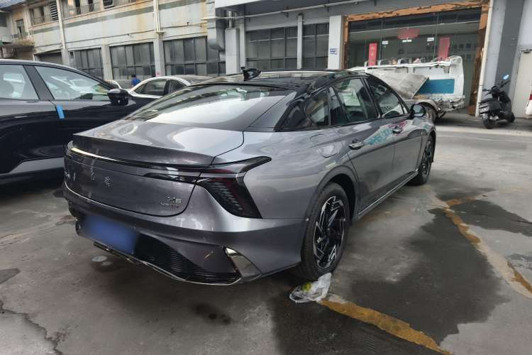 Used Hongqi H6 2023 2.0T Zhiyi Version Rear Right 45 Deg