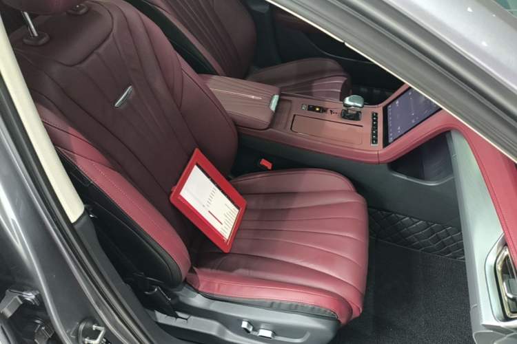 Used Hongqi H6 2023 2.0T ZhiMei Edition Right Front Seat