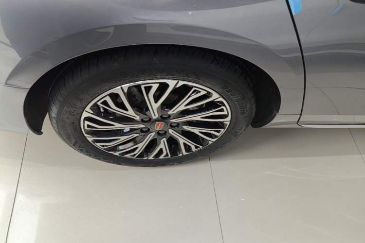 Used Hongqi H6 2023 2.0T ZhiMei Edition Right Rear Wheel Hub
