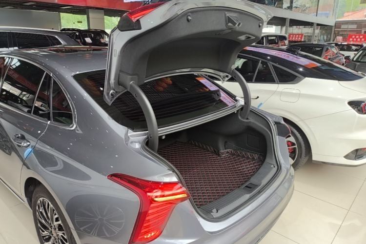 Used Hongqi H6 2023 2.0T ZhiMei Edition Trunk