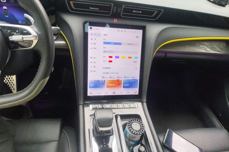 Used Hongqi H6 2023 2.0T ZhiZhen Edition Audio And AC Panel