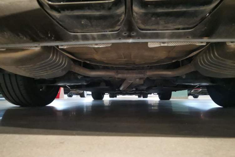 Used Hongqi H6 2023 2.0T ZhiZhen Edition Chassis Rear