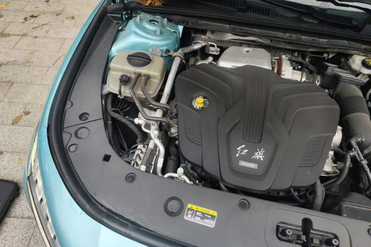 Used Hongqi H6 2023 2.0T ZhiZhen Edition Engine Bay Right
