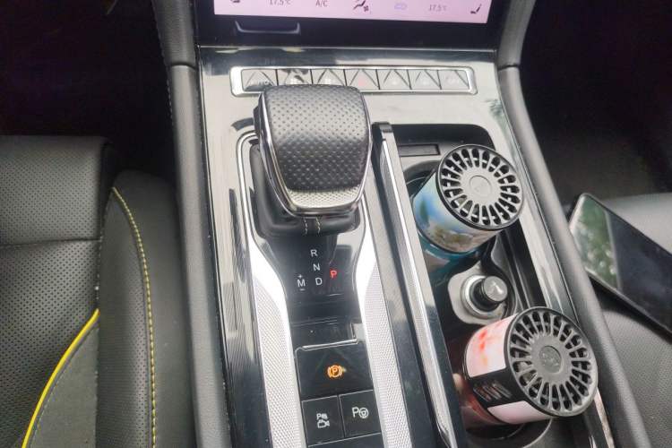 Used Hongqi H6 2023 2.0T ZhiZhen Edition Gear Lever