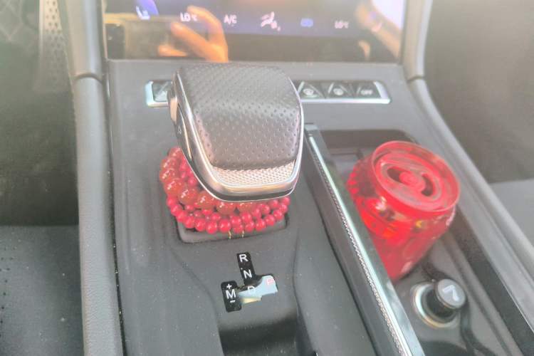 Used Hongqi H6 2023 2.0T ZhiZhen Edition Gear Lever