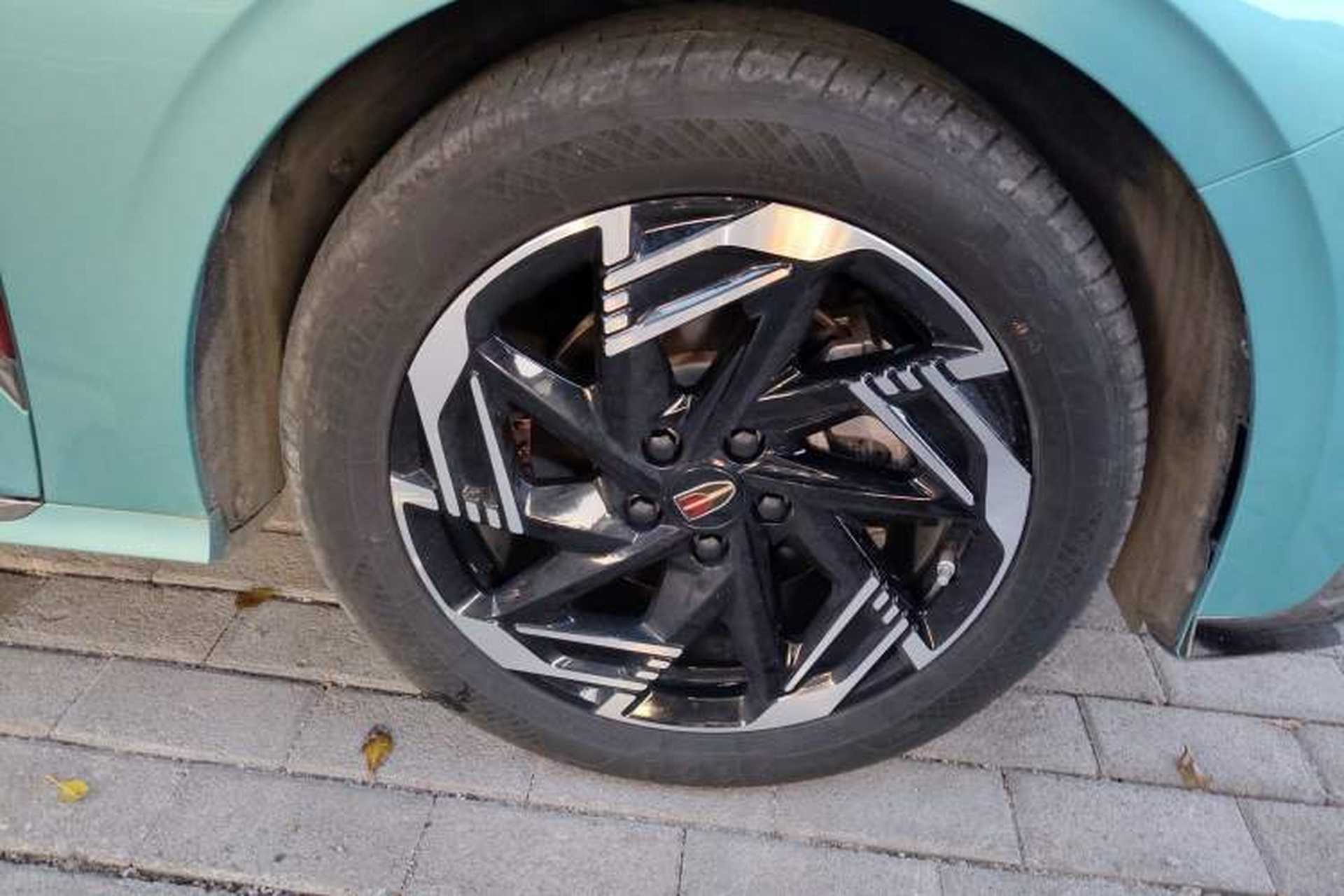 Used Hongqi H6 2023 2.0T ZhiMei Edition Right Front Wheel Hub