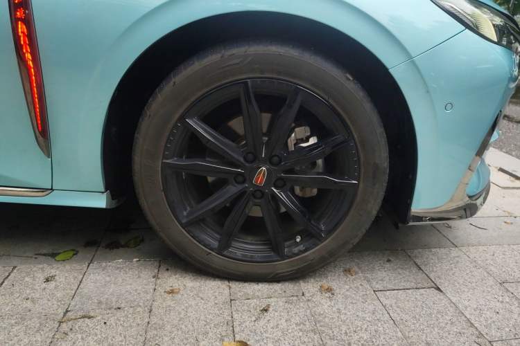 Used Hongqi H6 2023 2.0T ZhiZhen Edition Right Front Wheel Hub