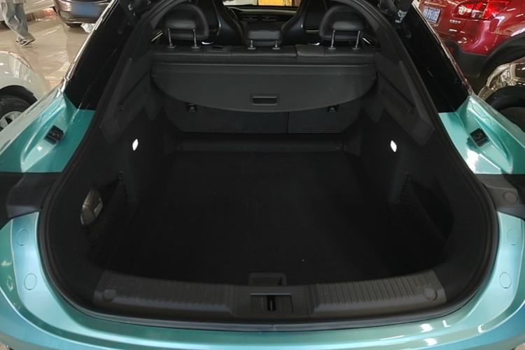 Used Hongqi H6 2023 2.0T ZhiZhen Edition Trunk