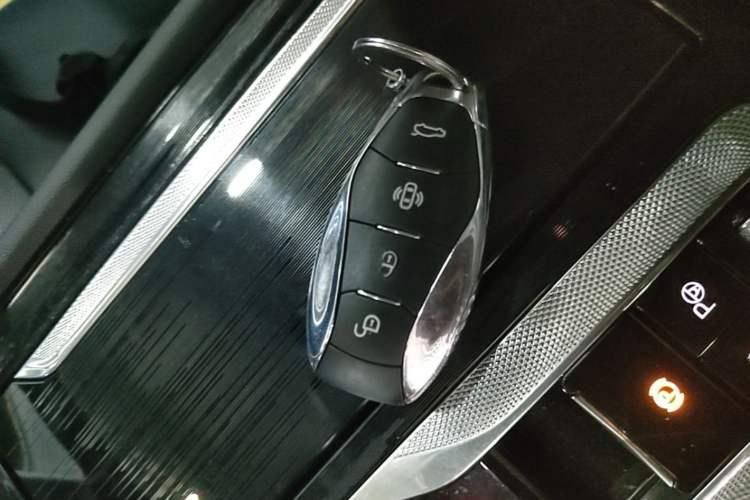 Used Hongqi H6 2023 2.0T ZhiZhen Edition Vehicle Key