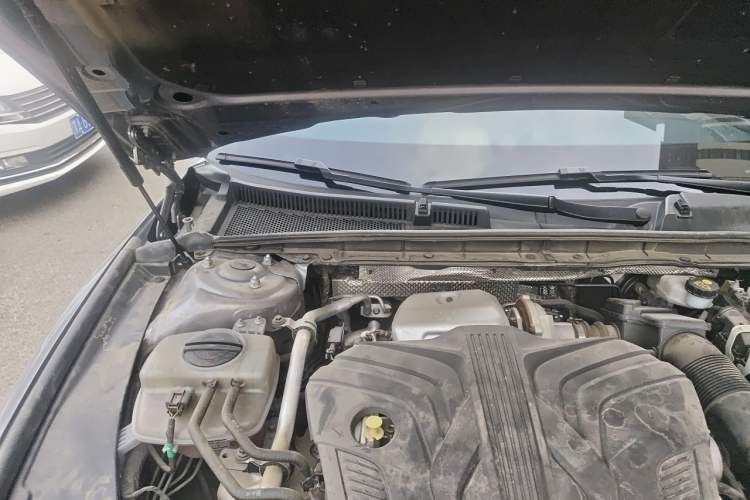 Used Hongqi H6 2023 2.0T ZhiShang Version Engine Bay Right