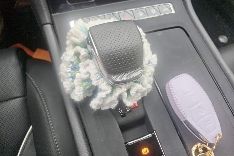 Used Hongqi H6 2023 2.0T ZhiShang Version Gear Lever