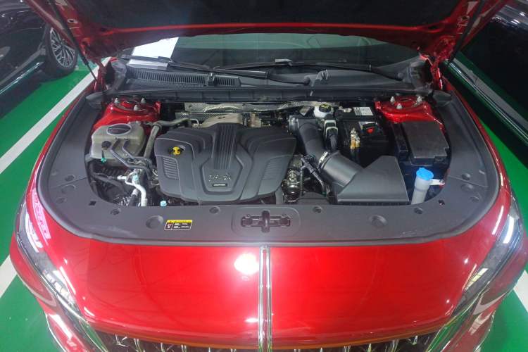 Used Hongqi H6 2023 2.0T ZhiZhen Edition Engine Bay