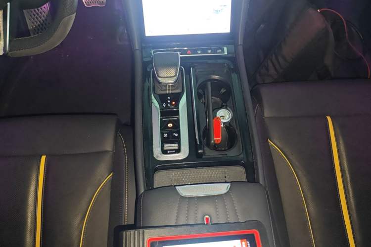 Used Hongqi H6 2023 2.0T ZhiZhen Edition Gear Lever