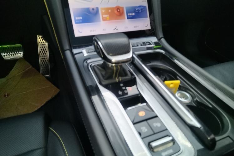 Used Hongqi H6 2023 2.0T ZhiZhen Edition Gear Lever