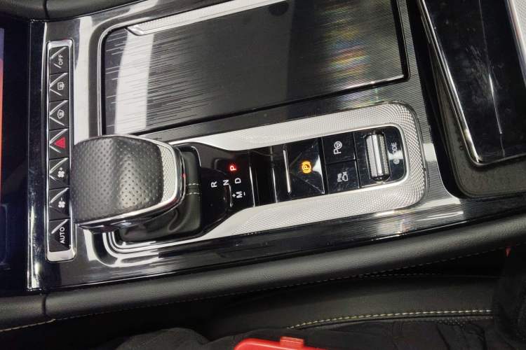Used Hongqi H6 2023 2.0T ZhiZhen Edition Gear Lever