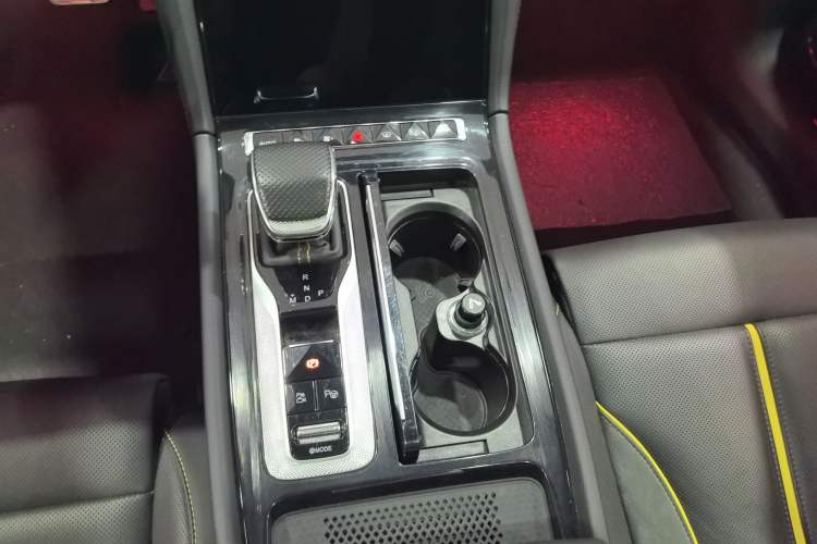 Used Hongqi H6 2023 2.0T ZhiZhen Edition Gear Lever