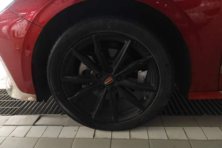 Used Hongqi H6 2023 2.0T ZhiZhen Edition Left Front Wheel Hub