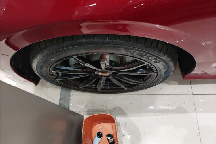 Used Hongqi H6 2023 2.0T ZhiZhen Edition Left Front Wheel Hub