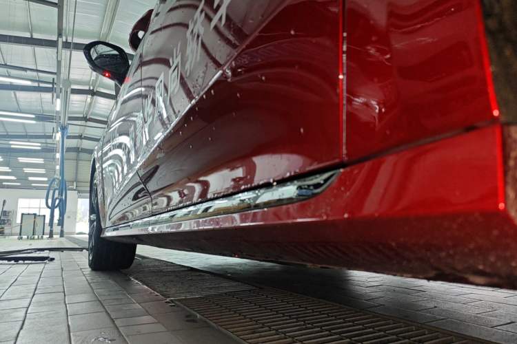 Used Hongqi H6 2023 2.0T ZhiZhen Edition Left Side Sill