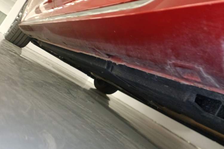 Used Hongqi H6 2023 2.0T ZhiZhen Edition Left Side Sill