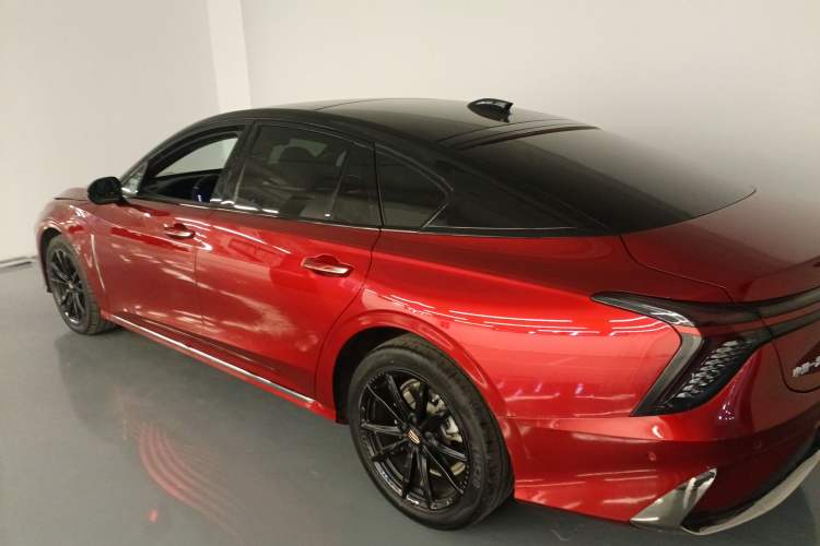 Used Hongqi H6 2023 2.0T ZhiZhen Edition Left Side