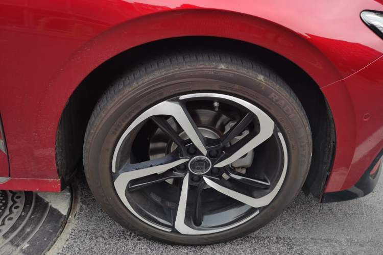 Used Hongqi H6 2023 2.0T ZhiZhen Edition Right Front Wheel Hub