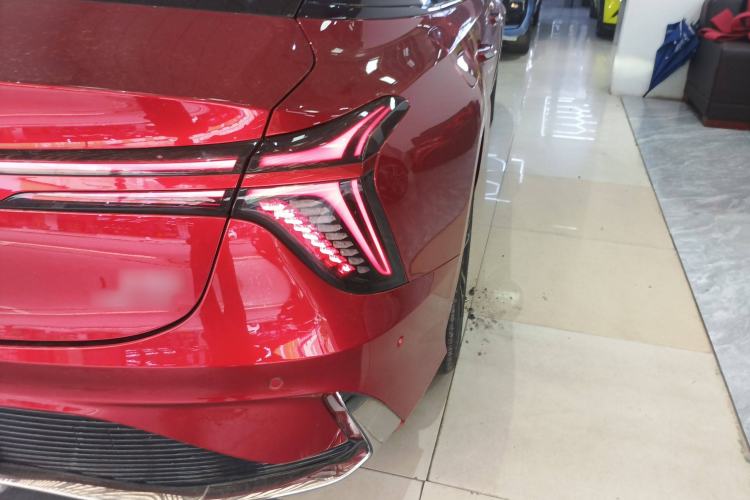 Used Hongqi H6 2023 2.0T ZhiZhen Edition Right Rear Taillight