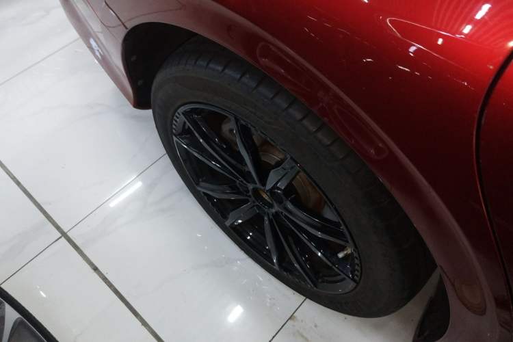 Used Hongqi H6 2023 2.0T ZhiZhen Edition Right Rear Wheel Hub