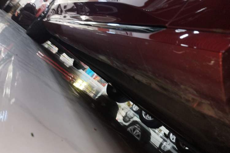 Used Hongqi H6 2023 2.0T ZhiZhen Edition Right Side Sill