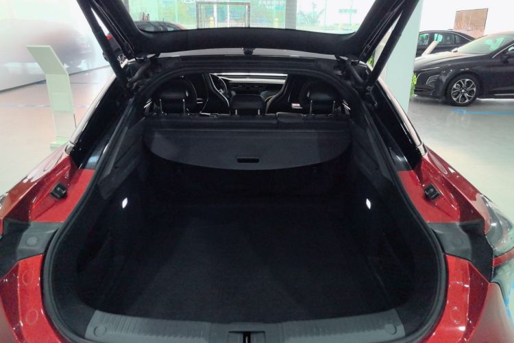 Used Hongqi H6 2023 2.0T ZhiZhen Edition Trunk