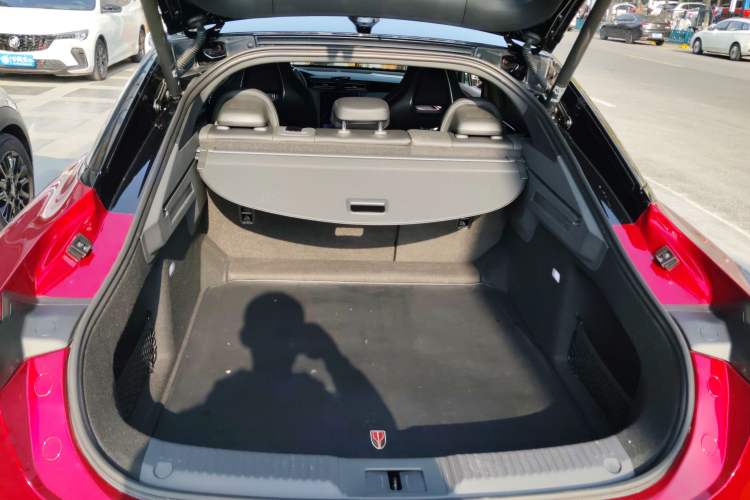 Used Hongqi H6 2023 2.0T ZhiZhen Edition Trunk