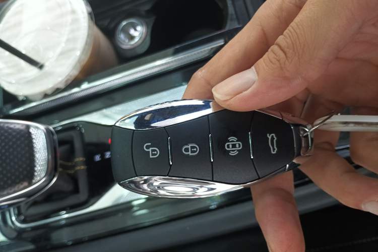 Used Hongqi H6 2023 2.0T ZhiZhen Edition Vehicle Key