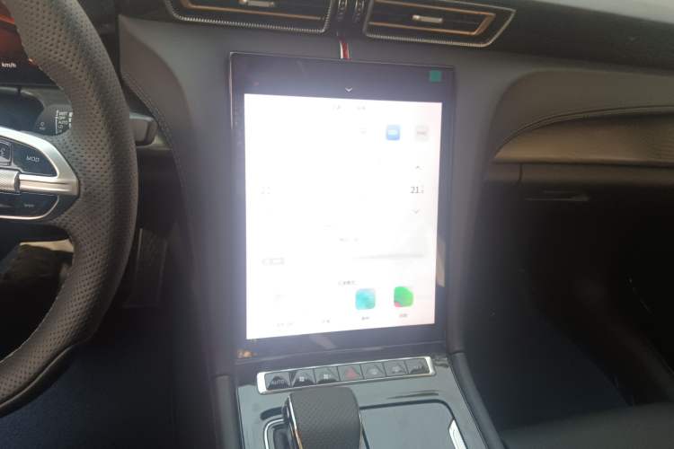 Used Hongqi H6 2023 2.0T Zhiyi Version Audio And AC Panel