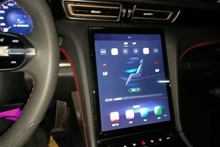 Used Hongqi H6 2023 2.0T Zhiyi Version Audio And AC Panel