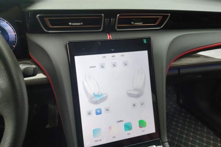 Used Hongqi H6 2023 2.0T ZhiShang Version Audio And AC Panel