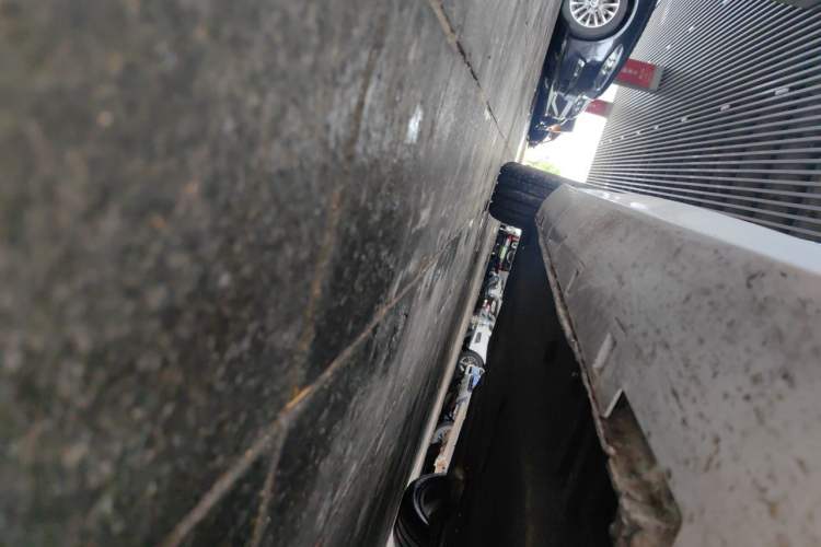 Used Hongqi H6 2023 2.0T ZhiShang Version Chassis Front Right