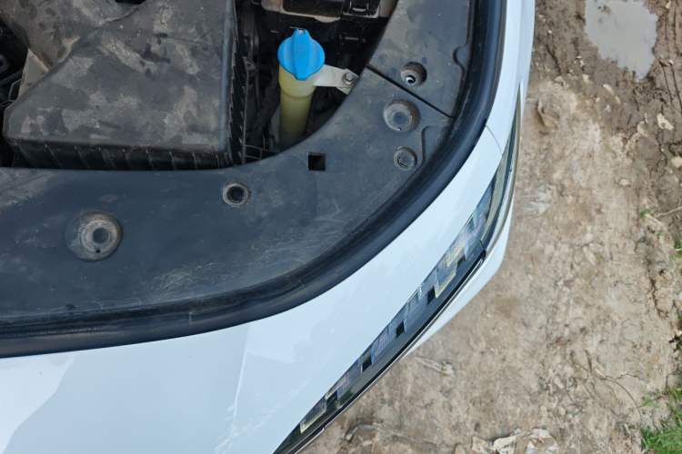 Used Hongqi H6 2023 2.0T ZhiMei Edition Engine Bay Left